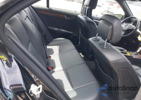 2011 Mercedes-Benz C 300 Luxury 4Matic/Sport 4Matic из США, поврежденный, VIN WDDGF8BB6BR153397